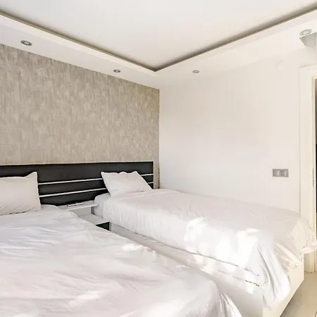 Luxury 1 * ألانيا