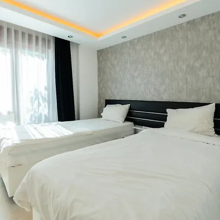 فيلة Luxury 1 *
