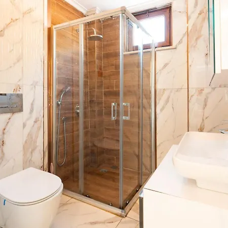Luxury 1 *