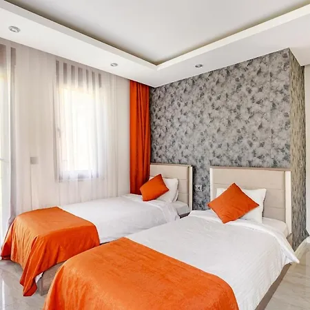 فيلة Luxury 1 *