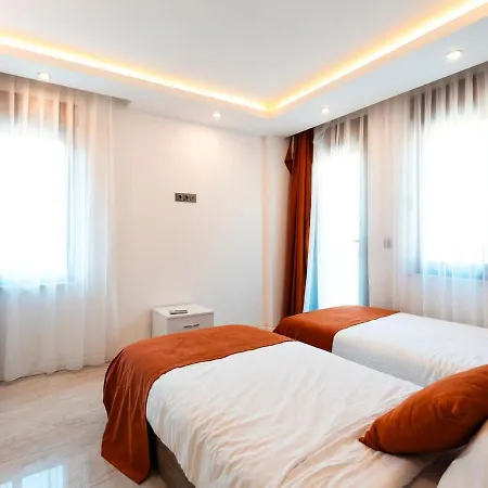 Luxury 1 וילה אלאניה