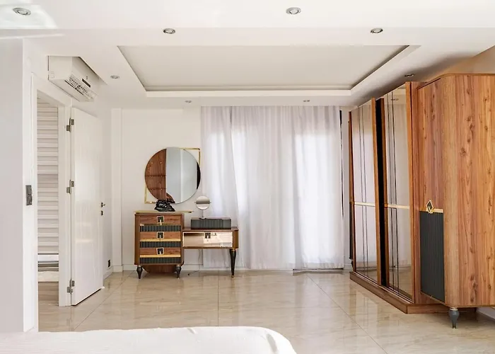 Villa Luxury 1 *